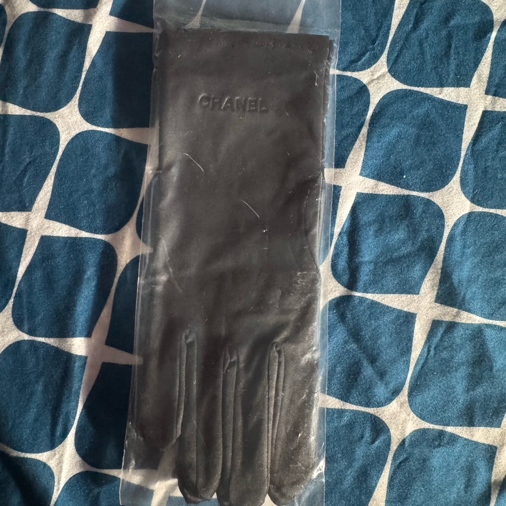 Chanel glove for women size small